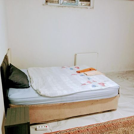 Ahmet Teacher Hotel, 5 Minutes From The Airport Arnavutkoy Buitenkant foto