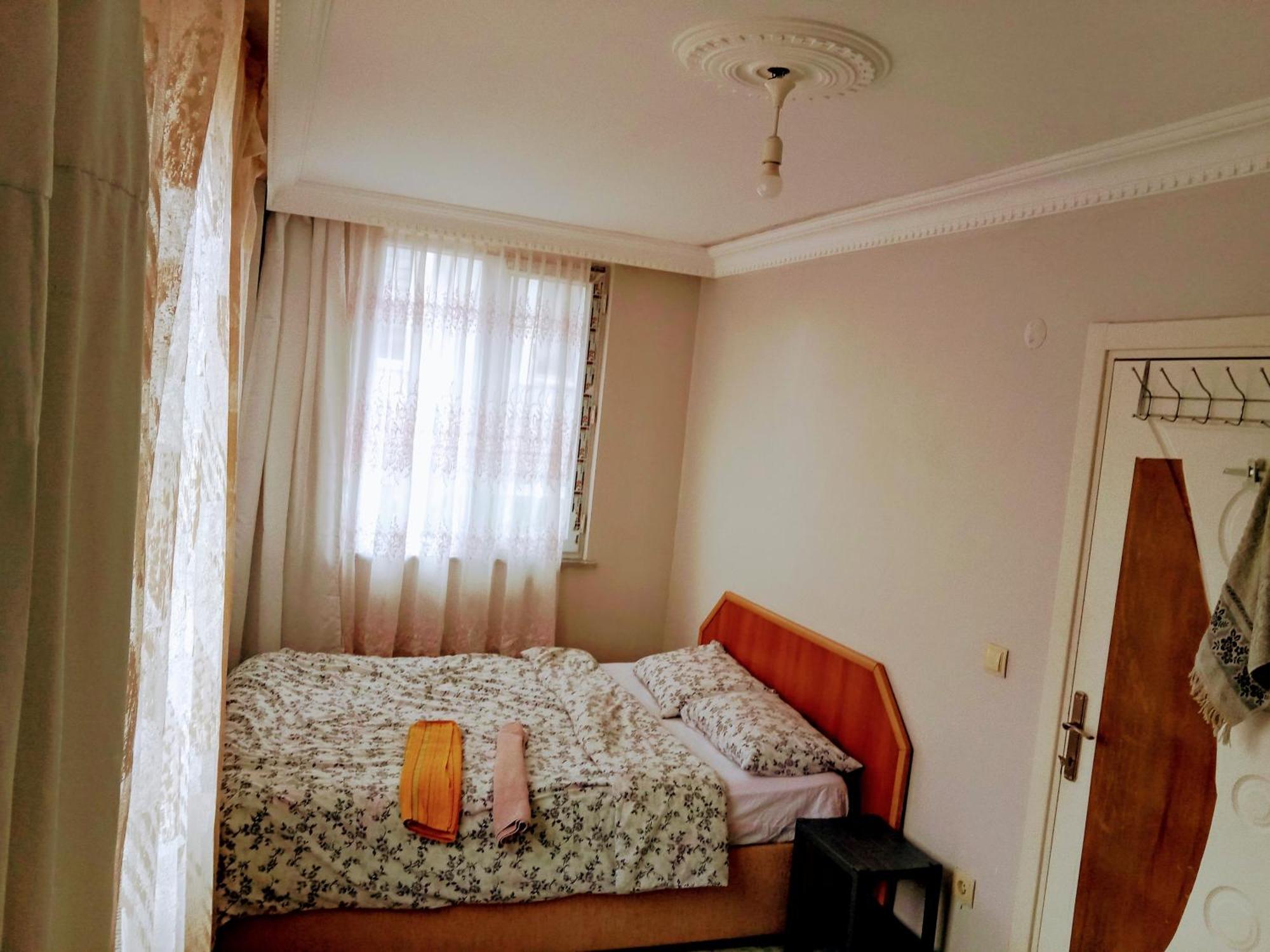Ahmet Teacher Hotel, 5 Minutes From The Airport Arnavutkoy Buitenkant foto