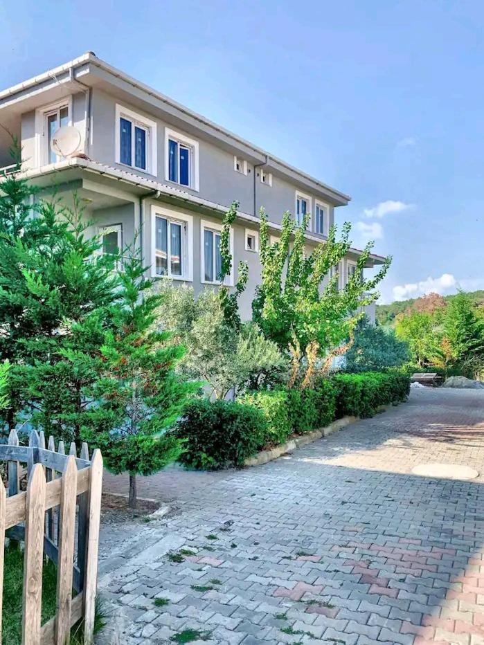 Ahmet Teacher Hotel, 5 Minutes From The Airport Arnavutkoy Buitenkant foto