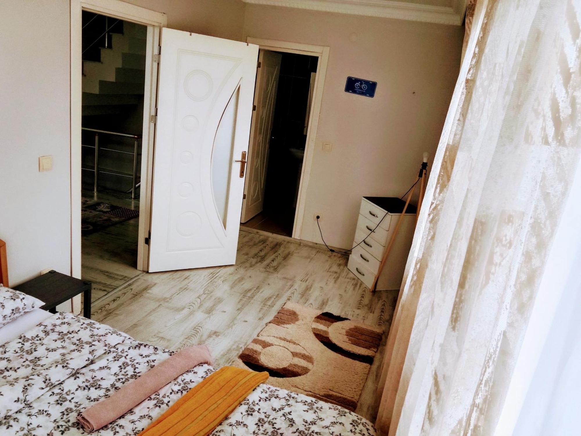 Ahmet Teacher Hotel, 5 Minutes From The Airport Arnavutkoy Buitenkant foto