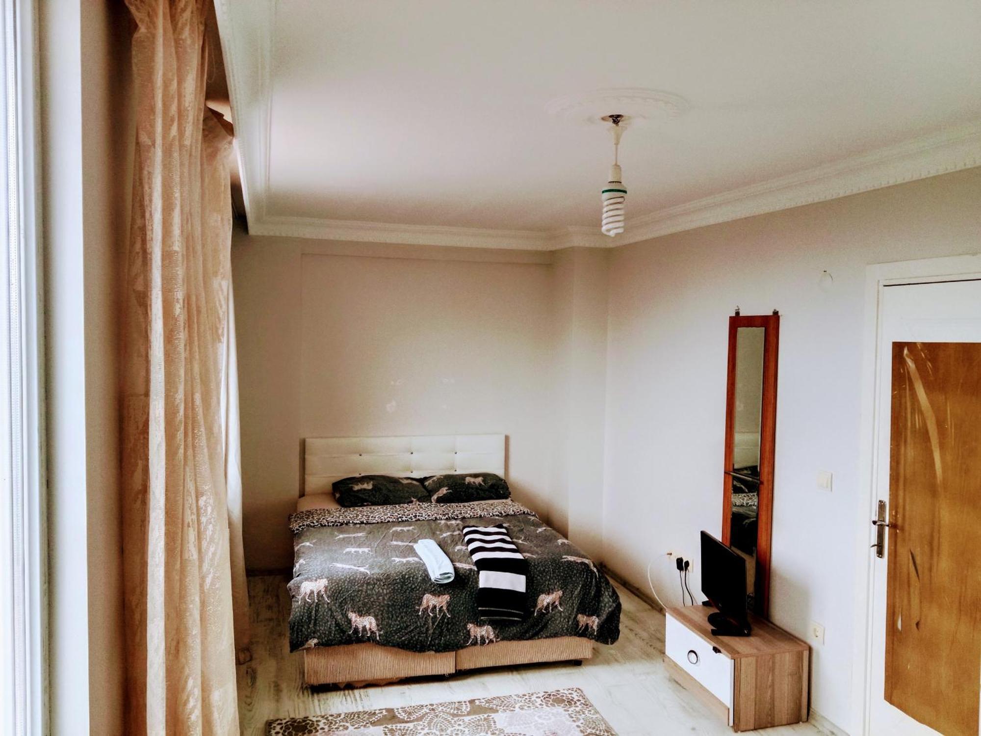 Ahmet Teacher Hotel, 5 Minutes From The Airport Arnavutkoy Buitenkant foto