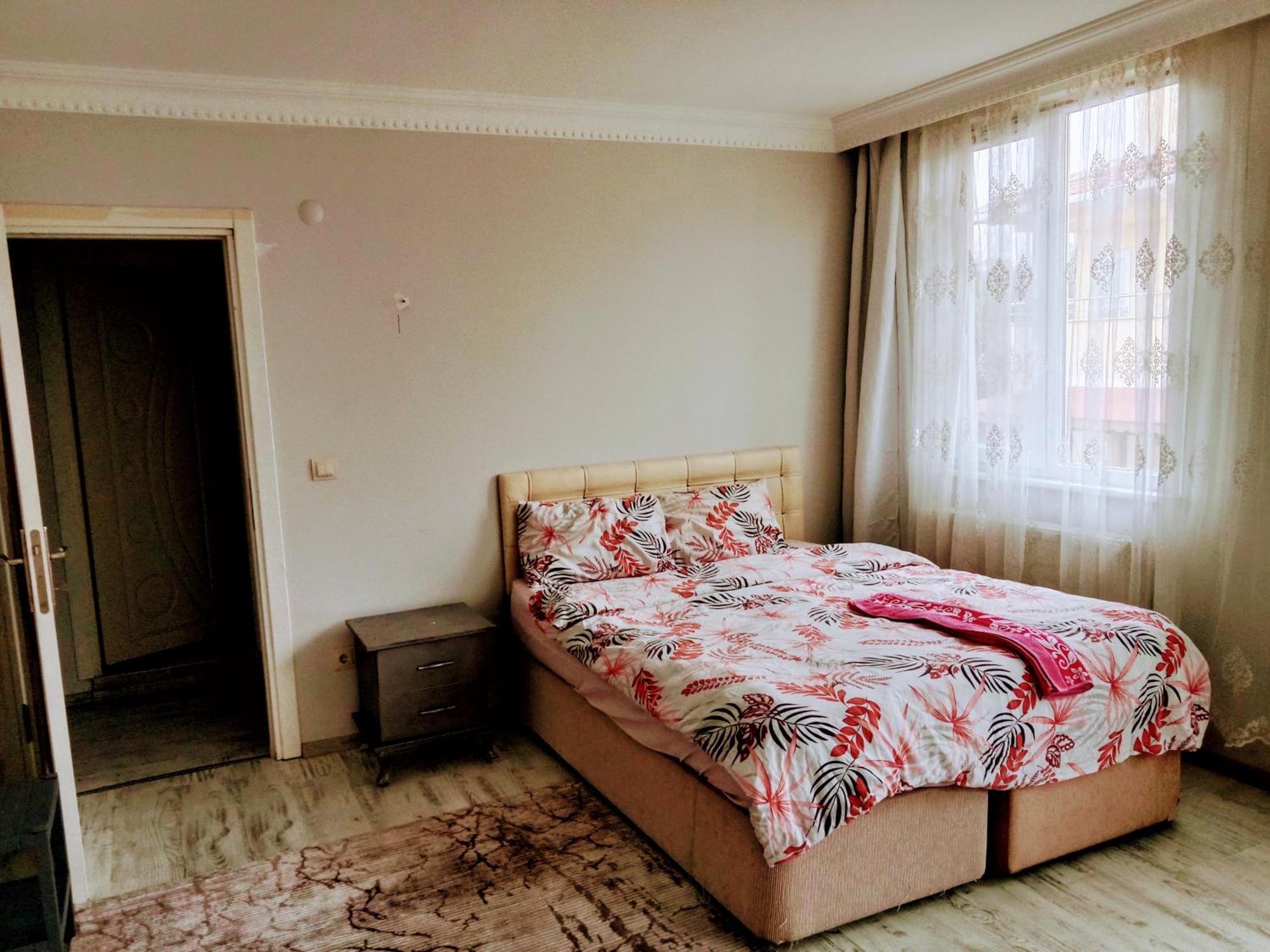 Ahmet Teacher Hotel, 5 Minutes From The Airport Arnavutkoy Buitenkant foto