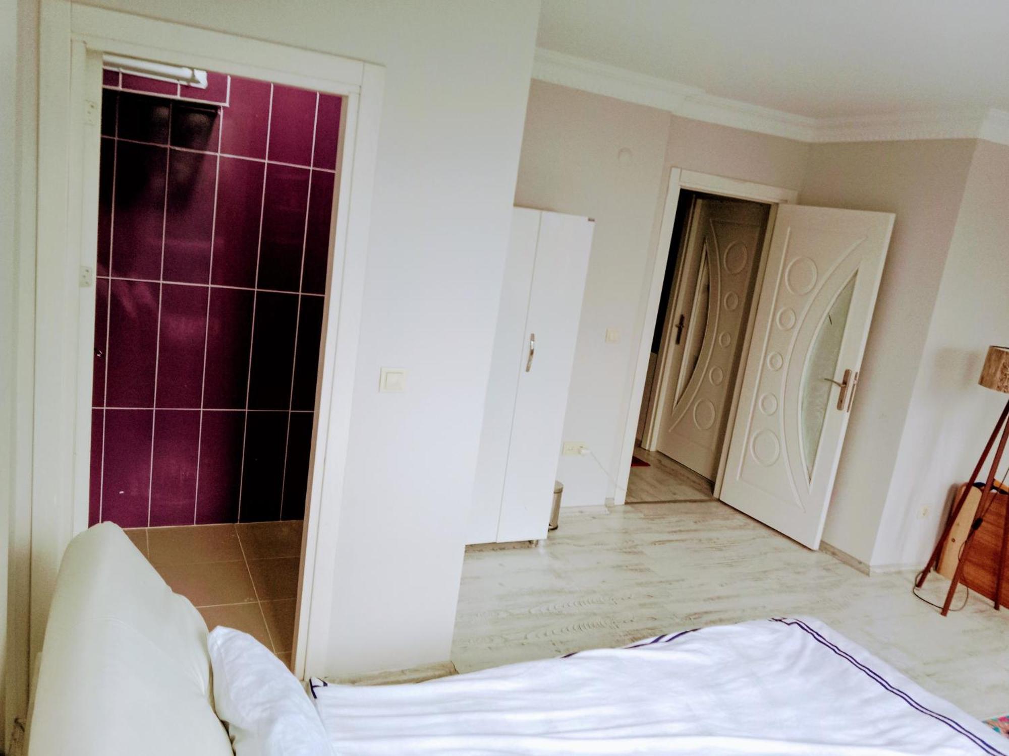 Ahmet Teacher Hotel, 5 Minutes From The Airport Arnavutkoy Buitenkant foto