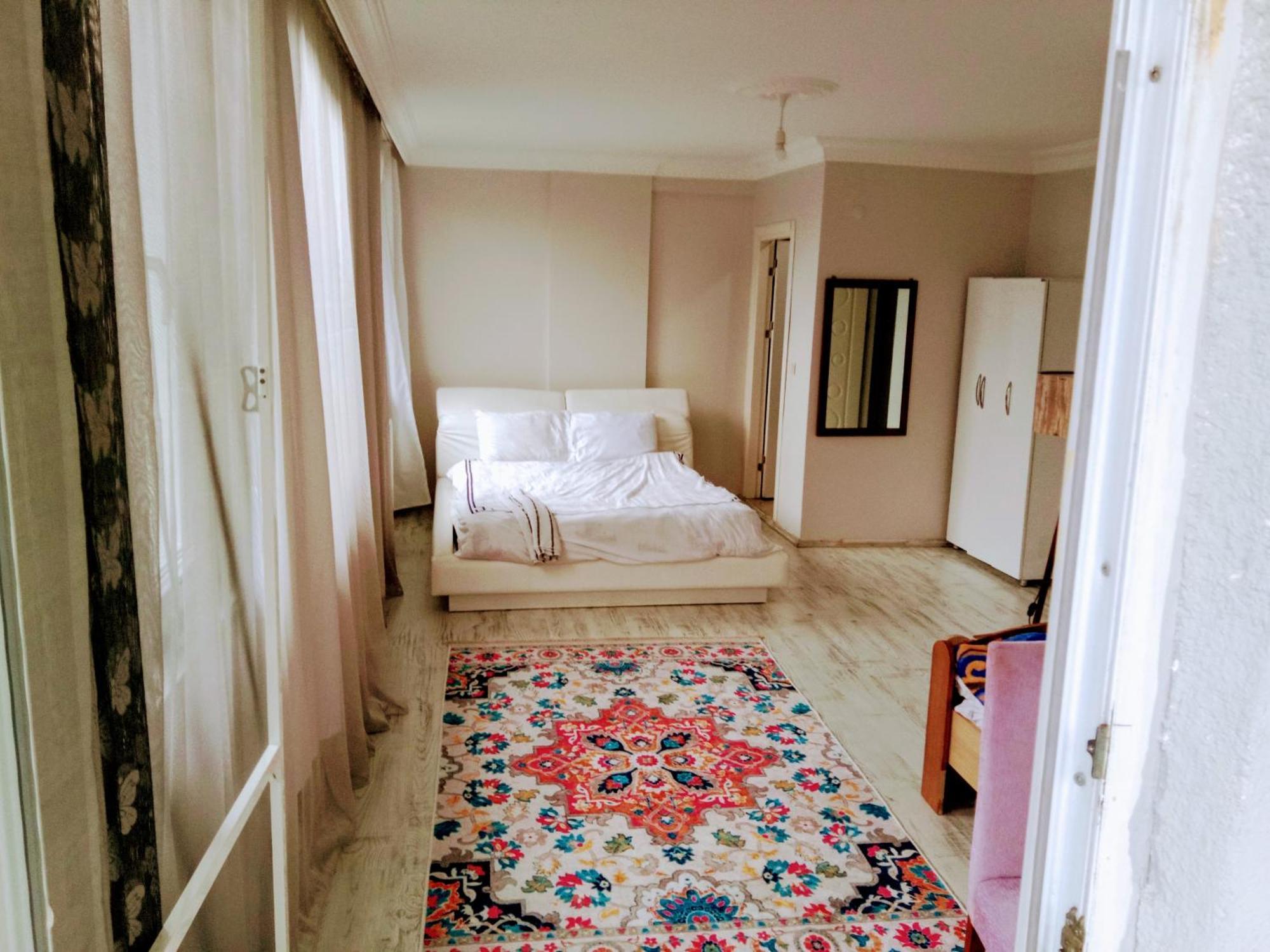 Ahmet Teacher Hotel, 5 Minutes From The Airport Arnavutkoy Buitenkant foto