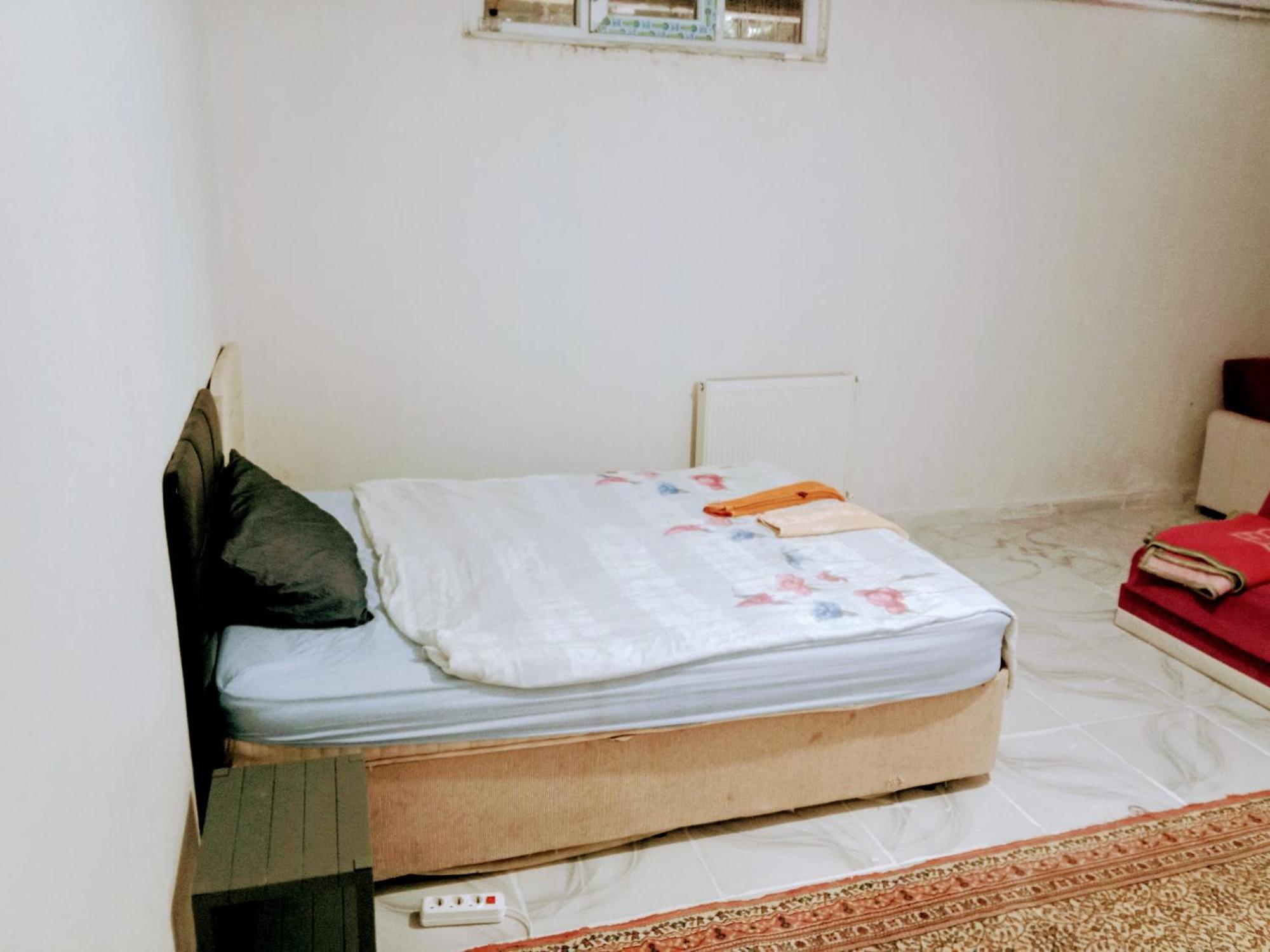 Ahmet Teacher Hotel, 5 Minutes From The Airport Arnavutkoy Buitenkant foto