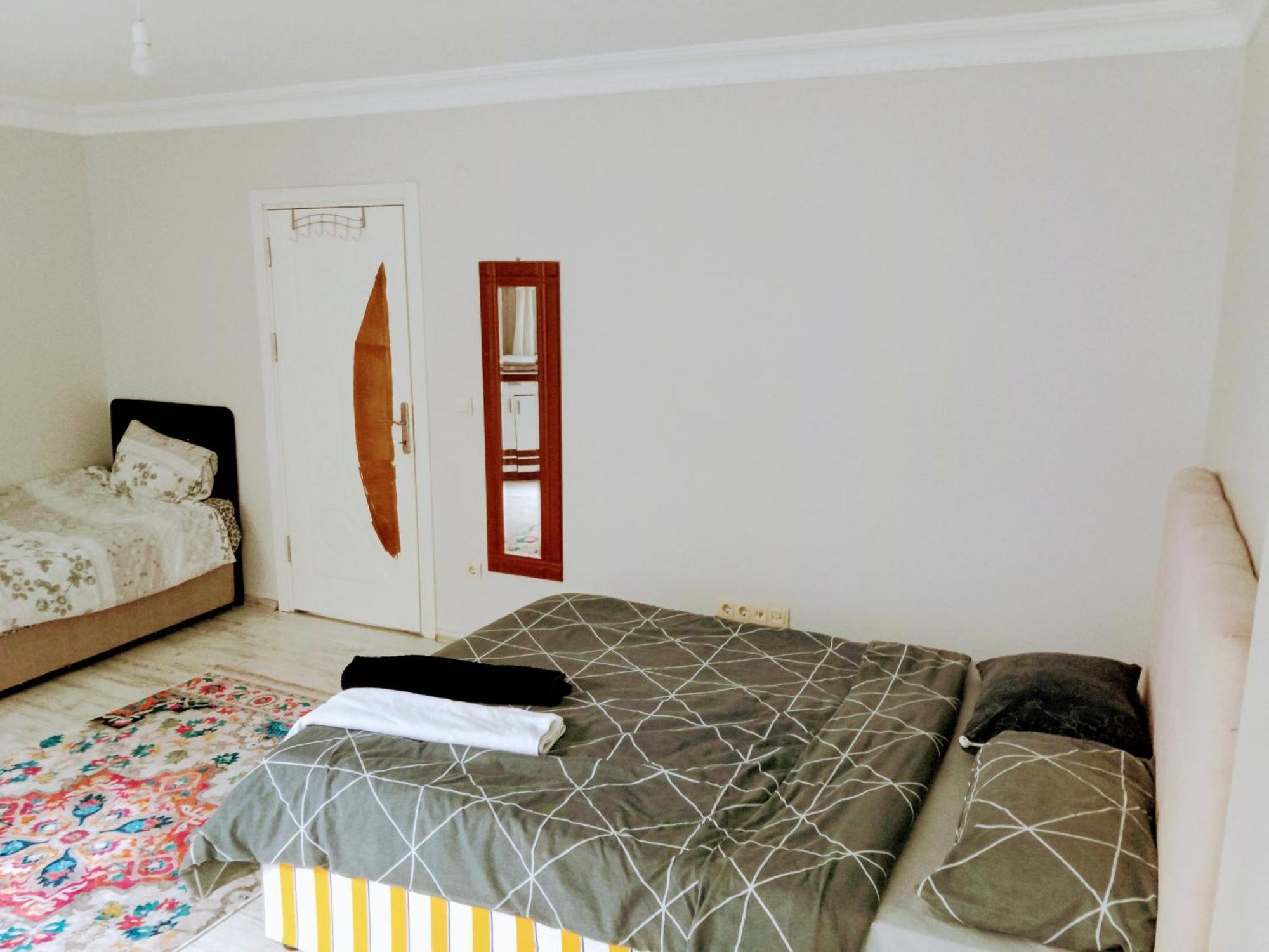 Ahmet Teacher Hotel, 5 Minutes From The Airport Arnavutkoy Buitenkant foto